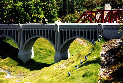 SoCal Hikers at Legoland -- They aren't worried about bears, but the 30-foot long red wing blackbirds perched on the bridge have them a little concerned